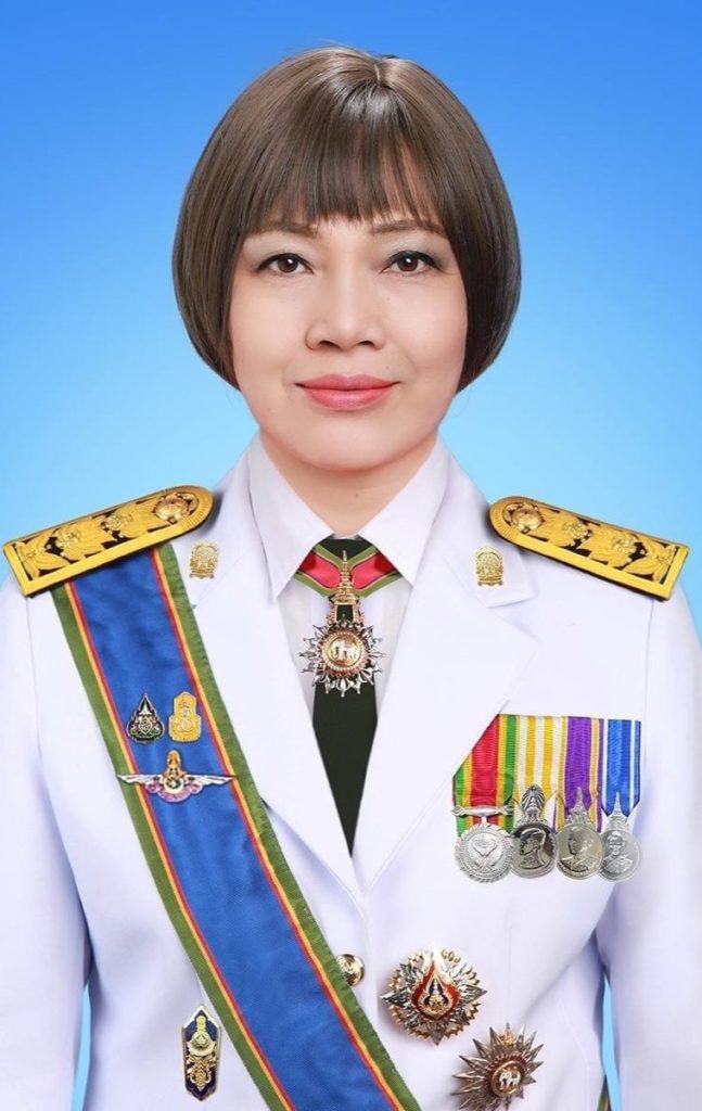 นางหัทกาญจน์ อดุลถิรเขตต์ อนุกรรมการและเลขานุการ